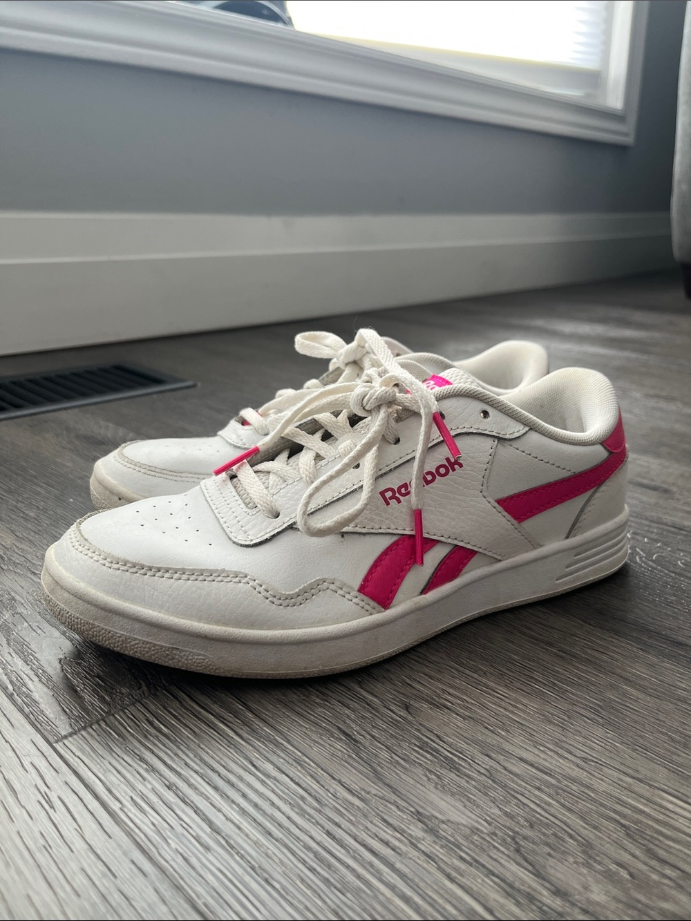 Reebok White Sneakers with Pink